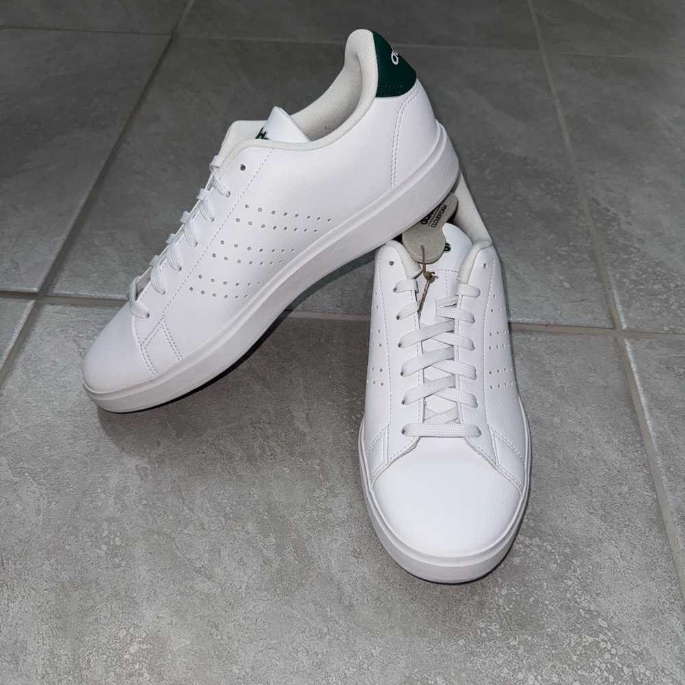 BLOWOUT DEAL!!! Adidas Advantage 2.0 size 9.5